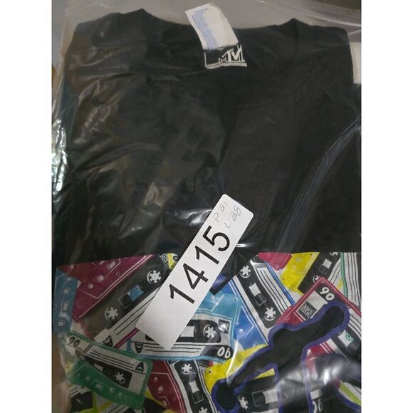 MTV Music Television Retro Cassette Print Black T-Shirt L Fan Favorite - Picture 7 of 7